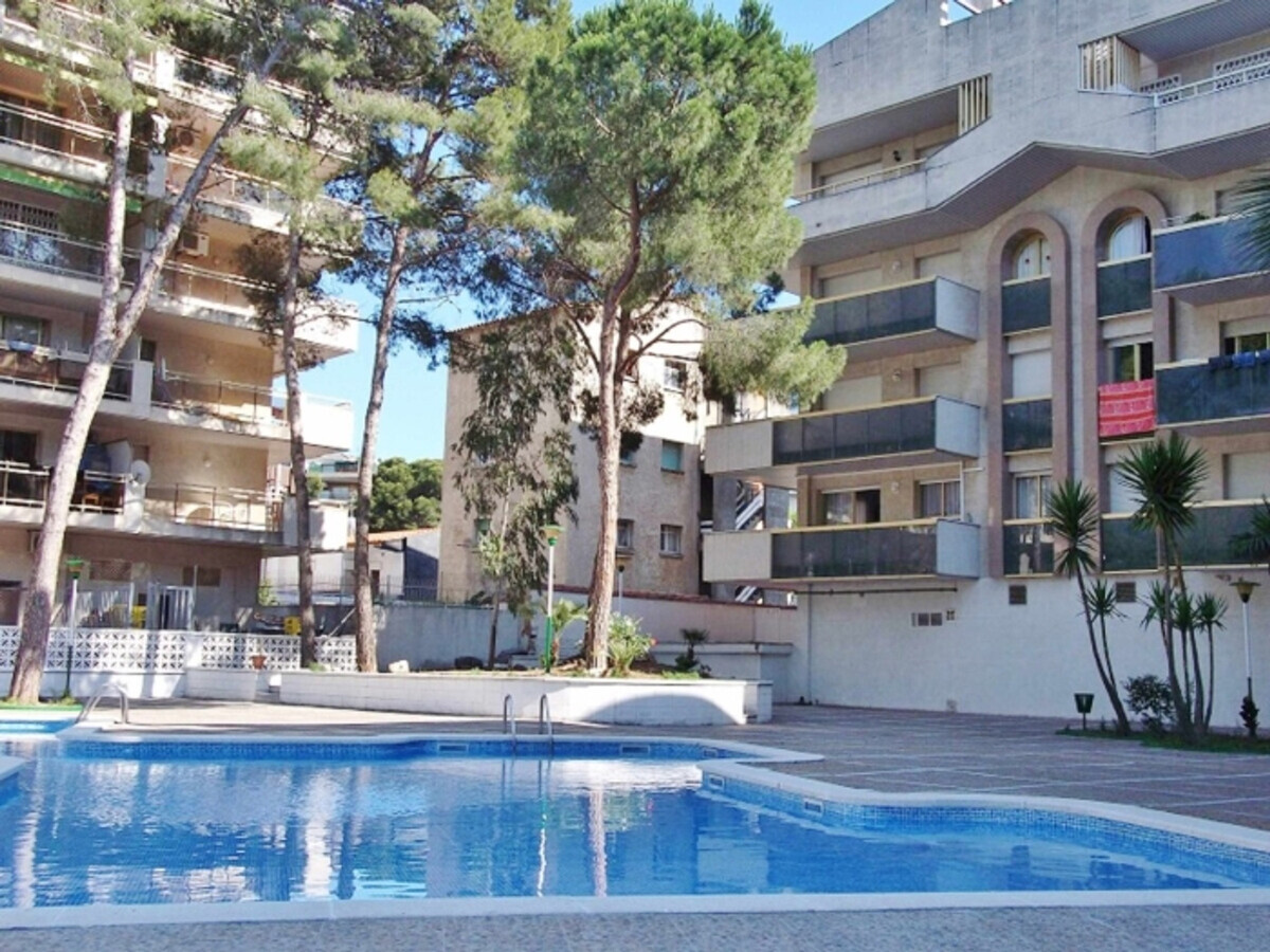 Appartement 2 chambres rénové, terrasse et piscine à Salou - Photo 1