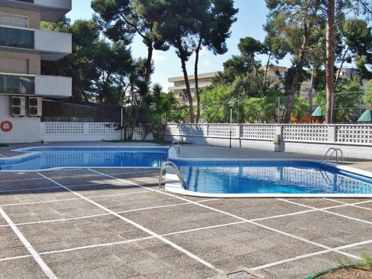 Appartement 2 chambres rénové, terrasse et piscine à Salou - Photo 5