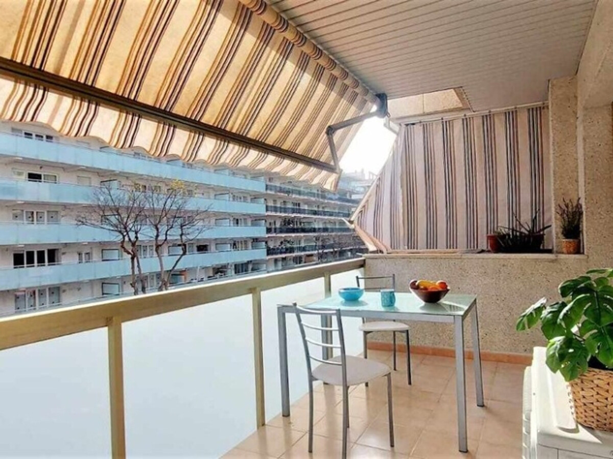 Appartement 2 chambres rénové, terrasse et piscine à Salou - Photo 6