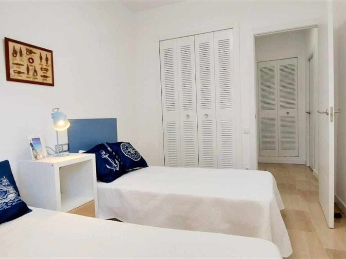 Appartement 2 chambres rénové, terrasse et piscine à Salou - Photo 10