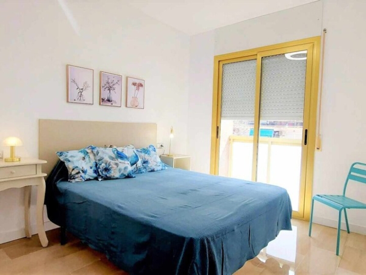 Appartement 2 chambres rénové, terrasse et piscine à Salou - Photo 11