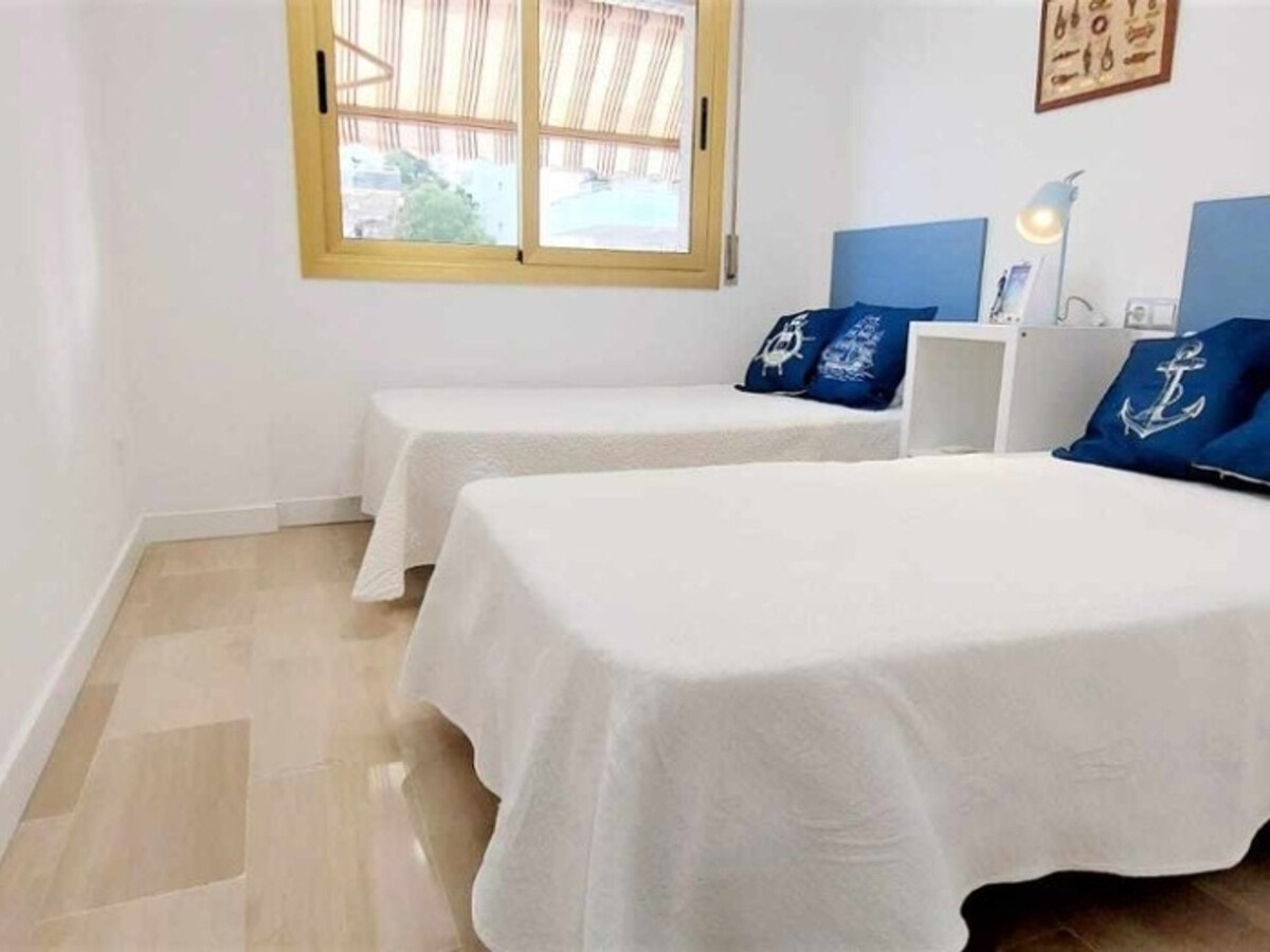 Appartement 2 chambres rénové, terrasse et piscine à Salou - Photo 20
