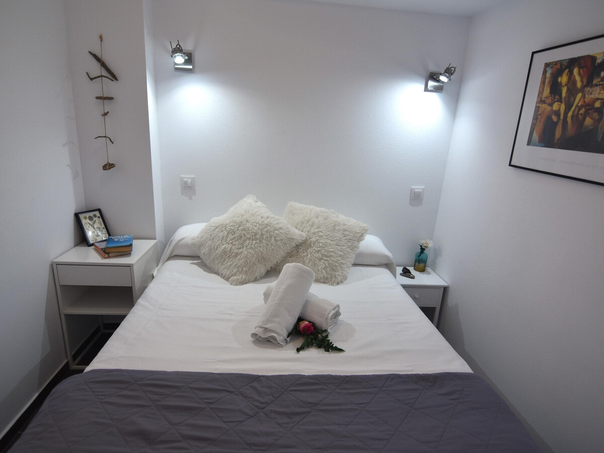 Studio Roses, plage Santa Margarida, piscine commune - Photo 13