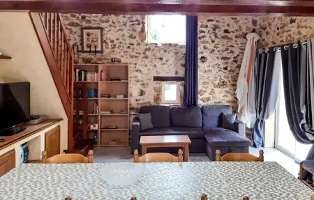 Maison en pierre avec piscine à Montcabrier : photo 3