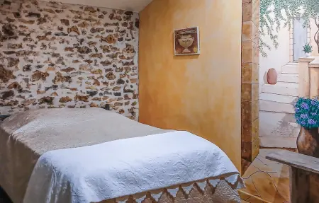 Maison en pierre avec piscine à Montcabrier : photo 14