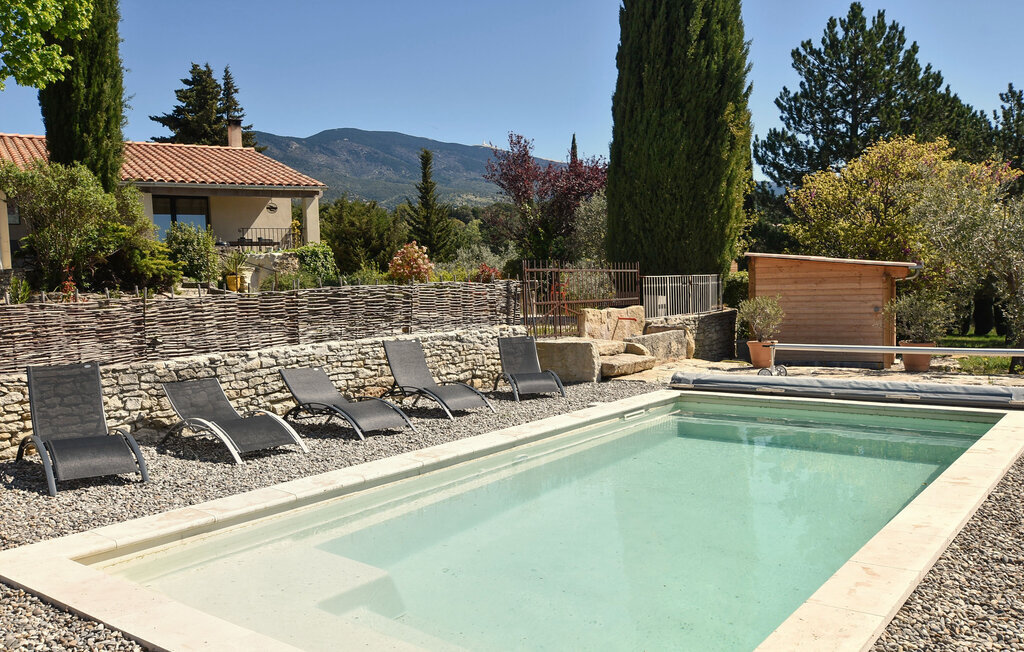 Maison 65 m² avec piscine privée au pied du Mont Ventoux - Photo 1
