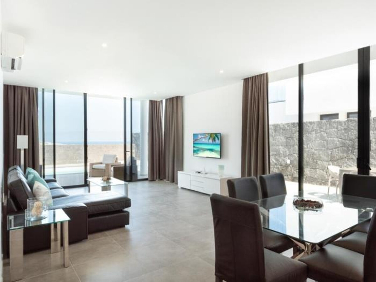 Villa Bern à Tías : 3 chambres, piscine chauffée et vue mer - Photo 4