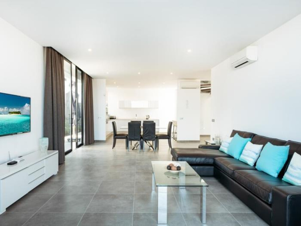 Villa Bern à Tías : 3 chambres, piscine chauffée et vue mer - Photo 5