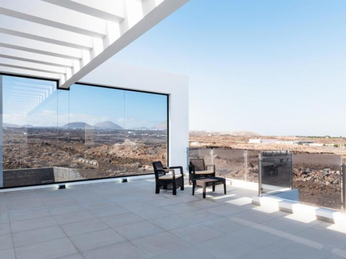Villa Bern à Tías : 3 chambres, piscine chauffée et vue mer - Photo 6