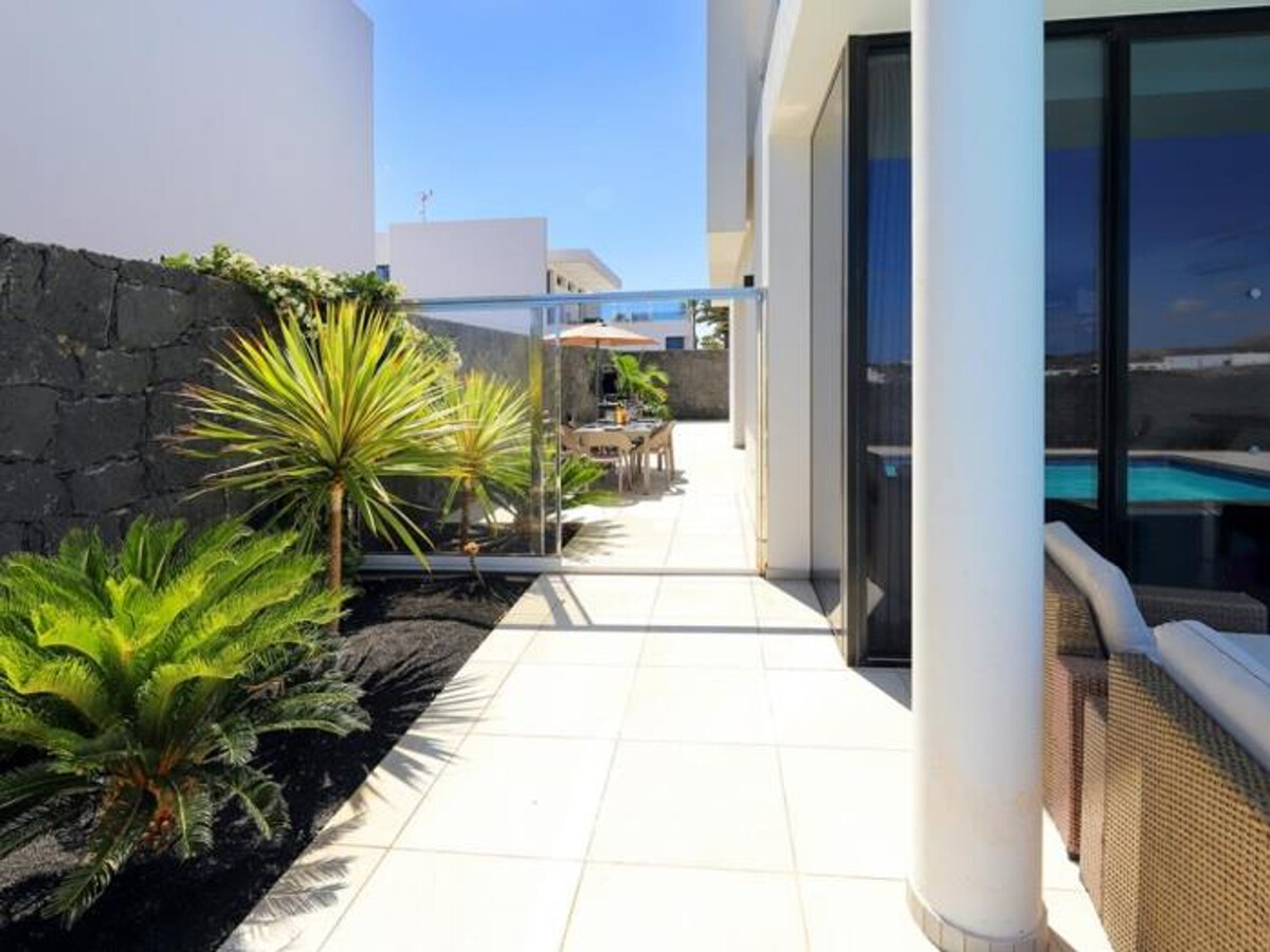 Villa Bern à Tías : 3 chambres, piscine chauffée et vue mer - Photo 9