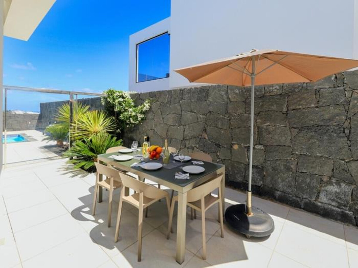 Villa Bern à Tías : 3 chambres, piscine chauffée et vue mer - Photo 17