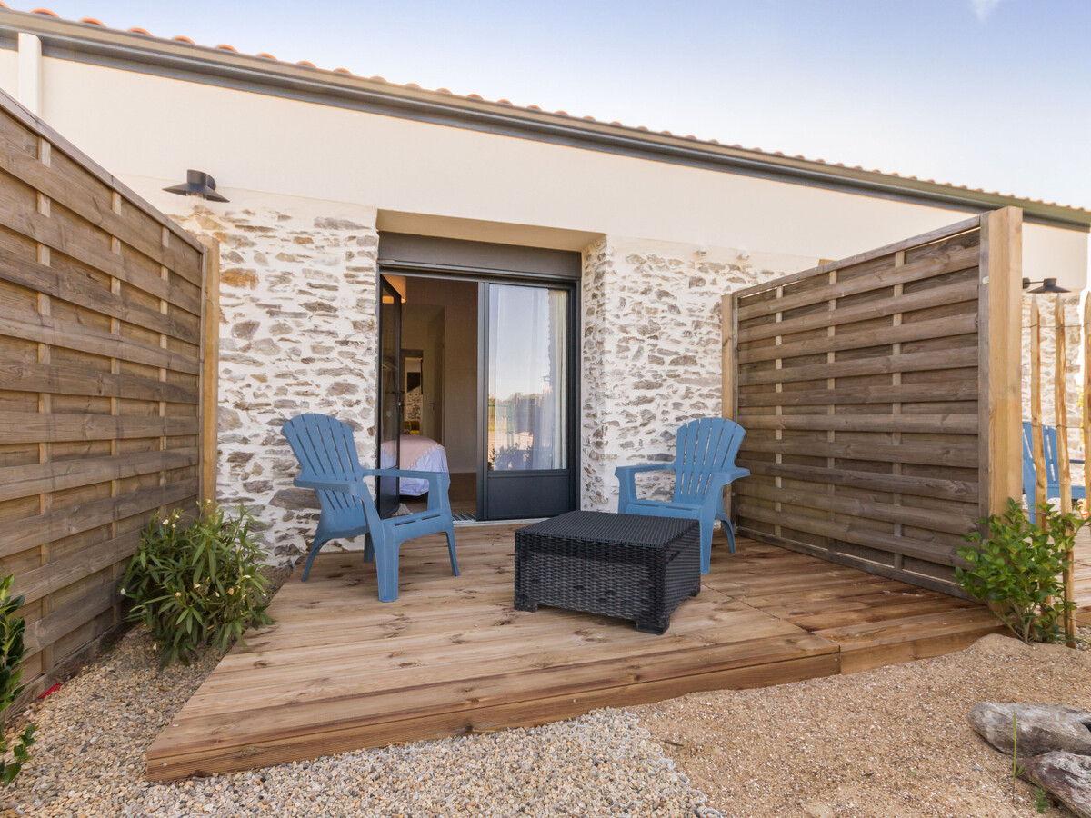 Studio Bohême avec terrasse, 300 m de Planète Sauvage - Photo 1