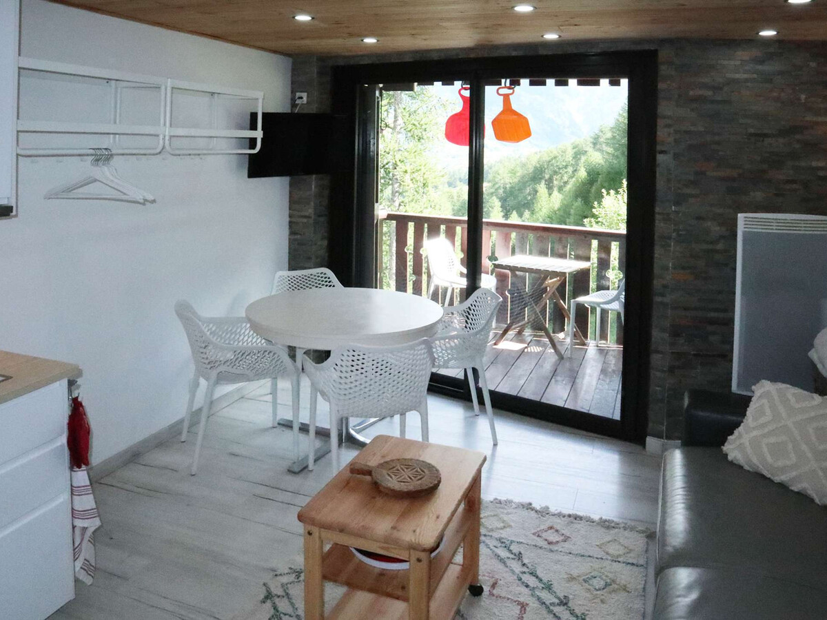 Studio 5 pers. bord de piste aux Orres, balcon vue piste - Photo 3