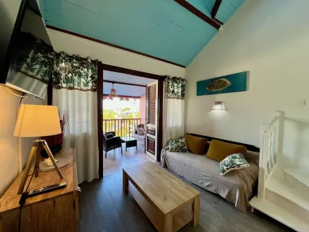 Location appartement à Sainte Anne, Évasion à Sainte-Anne : T2 Confort avec Terrasse Couverte - Près de la Plage