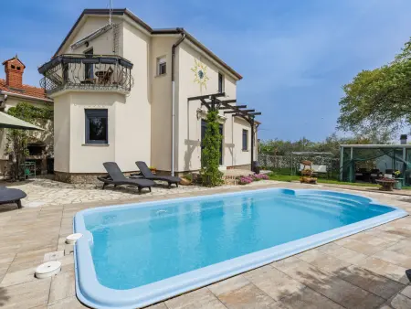 Maison Acquila avec piscine privée à Umag