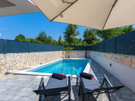 Maison Larus avec piscine privée à Malinska : photo 4