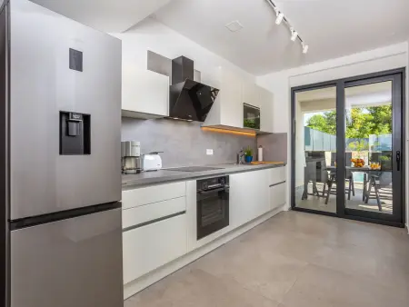 Maison Larus avec piscine privée à Malinska : photo 6