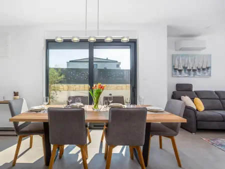 Maison Larus avec piscine privée à Malinska : photo 8