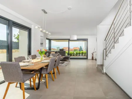 Maison Larus avec piscine privée à Malinska : photo 18