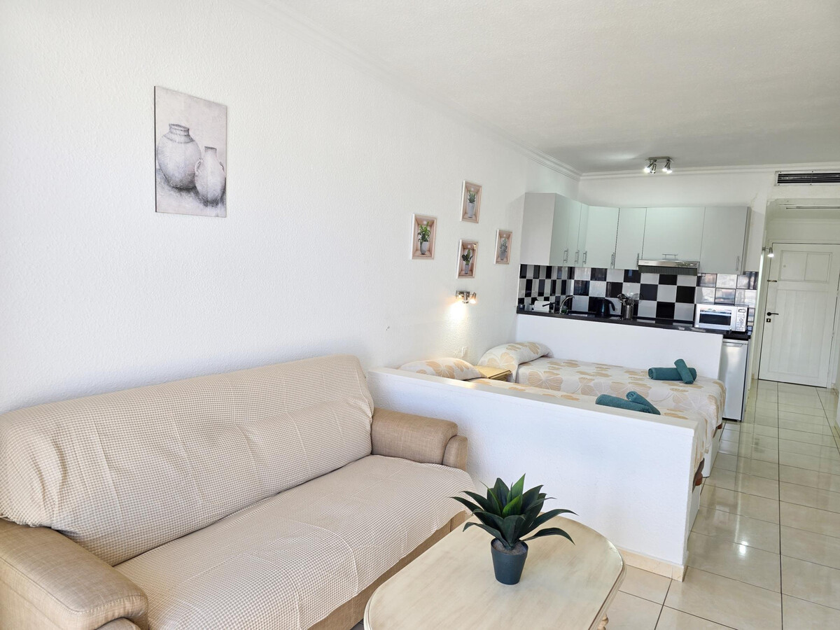 Studio vue mer à San Eugenio, piscine chauffée - Photo 9