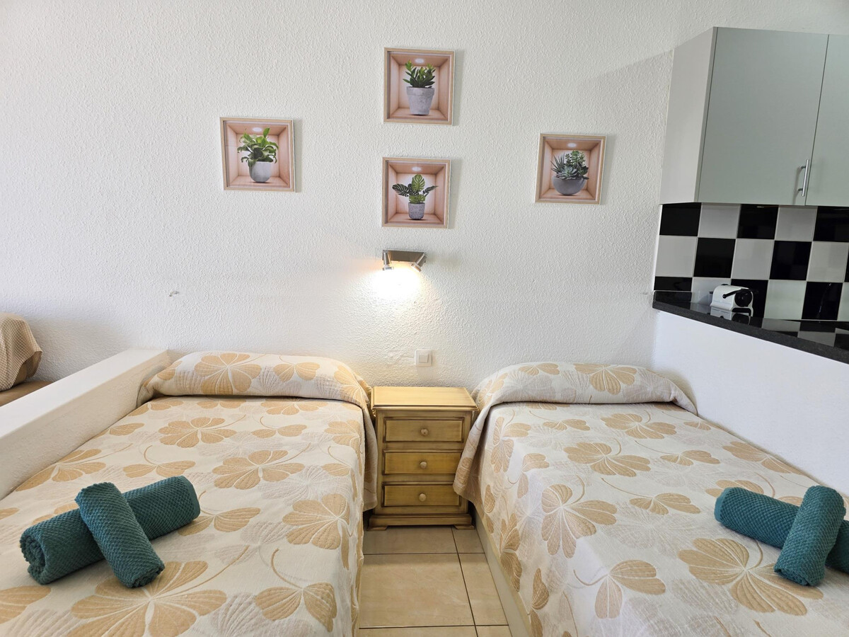 Studio vue mer à San Eugenio, piscine chauffée - Photo 18