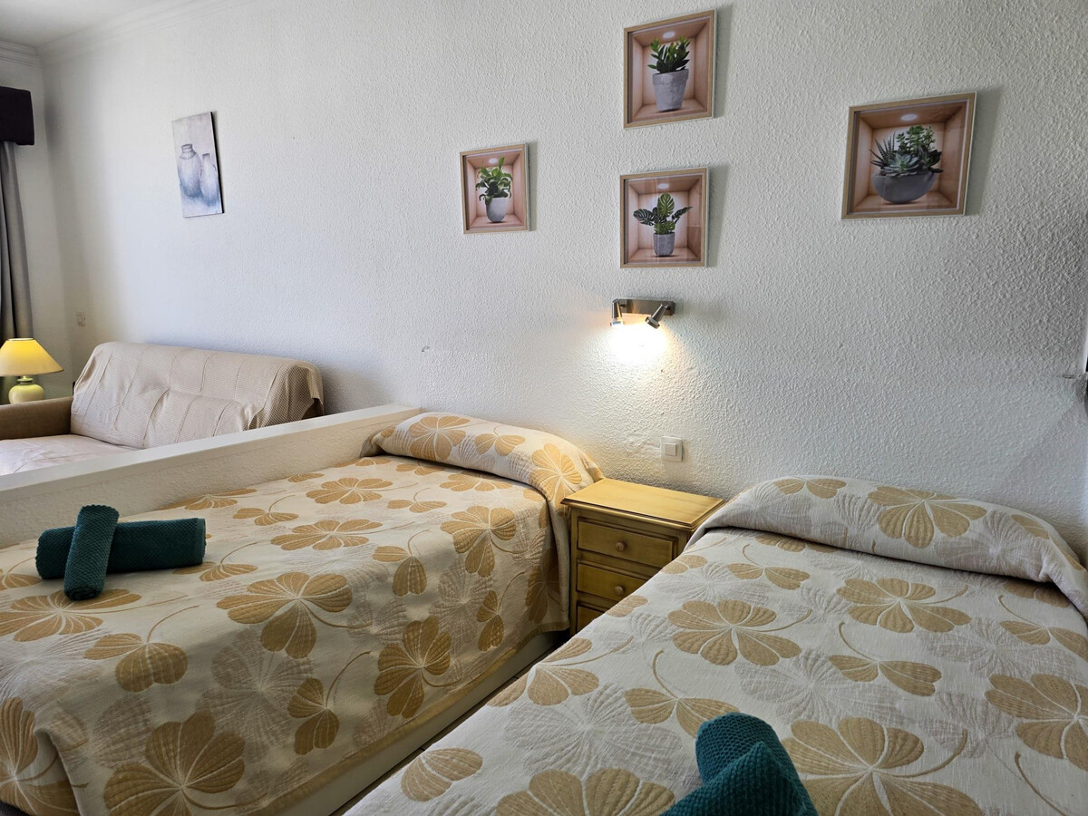 Studio vue mer à San Eugenio, piscine chauffée - Photo 19