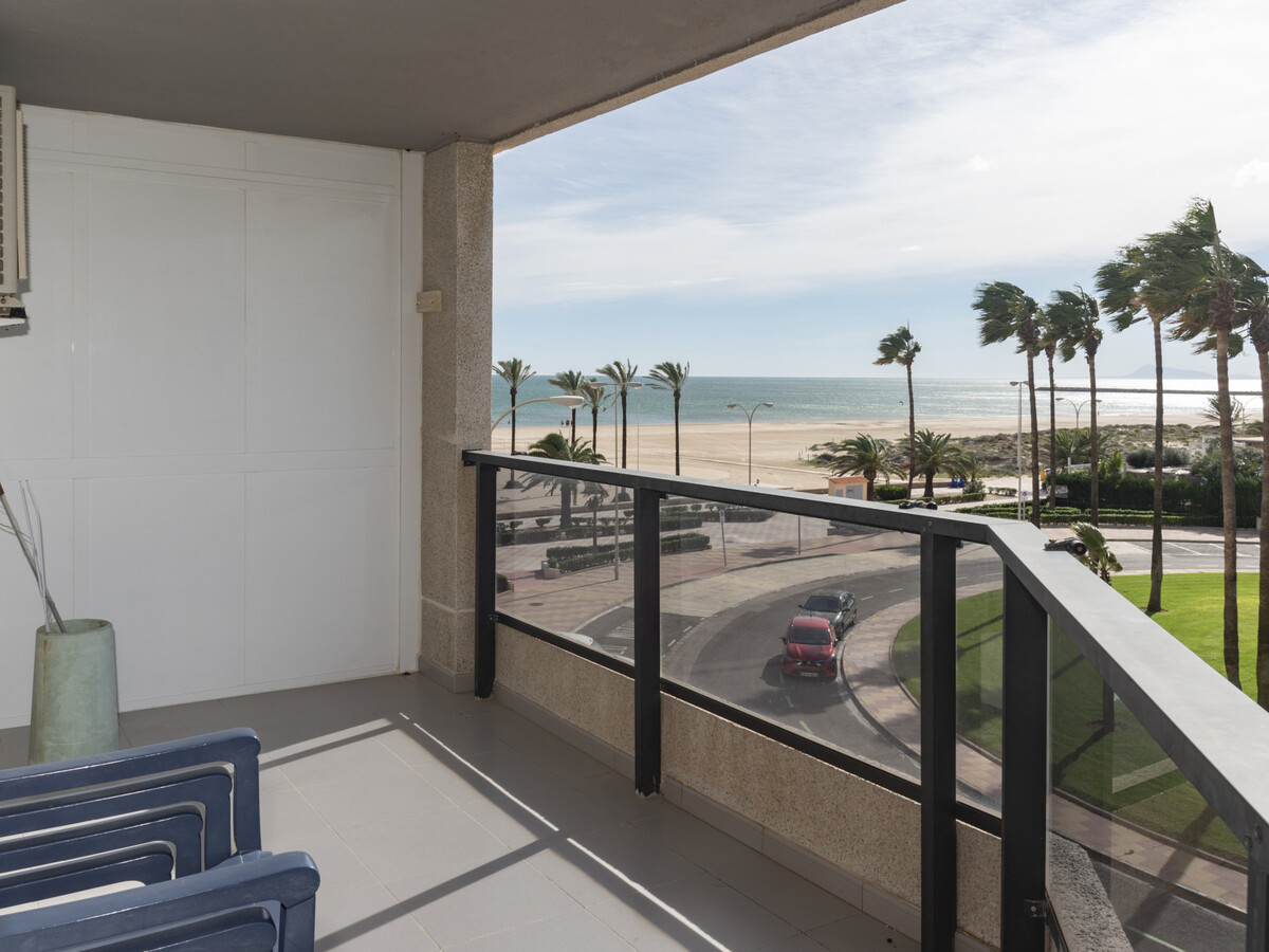 Appartement 2 chambres, première ligne de plage à Cullera - Photo 5