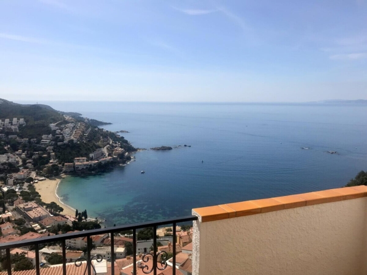 Appartement 6 pers. Roses - Terrasse vue mer et barbecue - Photo 11