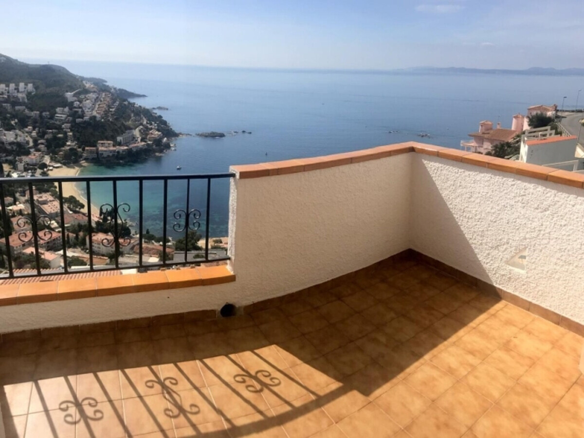 Appartement 6 pers. Roses - Terrasse vue mer et barbecue - Photo 12