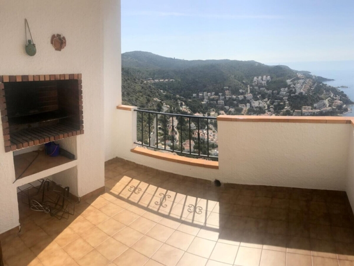 Appartement 6 pers. Roses - Terrasse vue mer et barbecue - Photo 13
