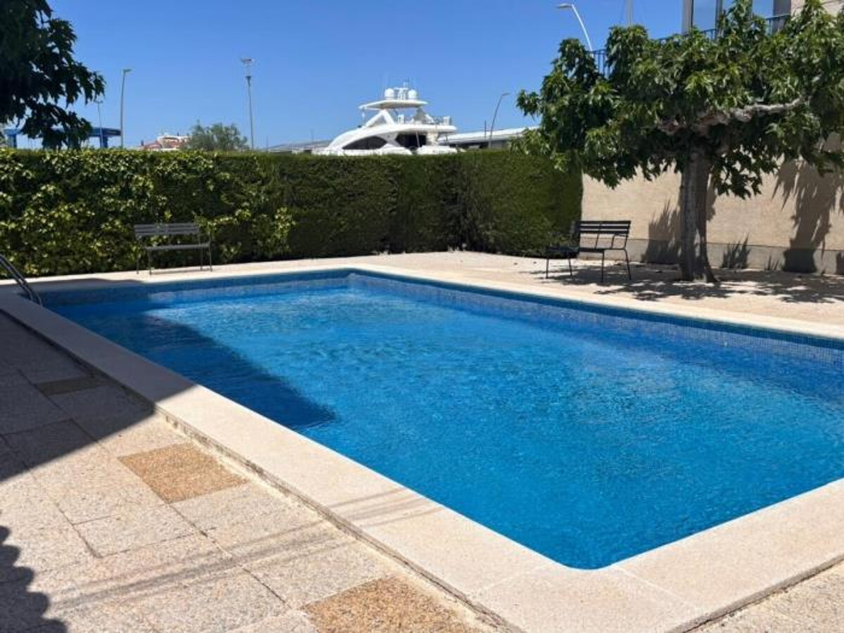 Appartement 2 pièces Roses, piscine commune et terrasse - Photo 1