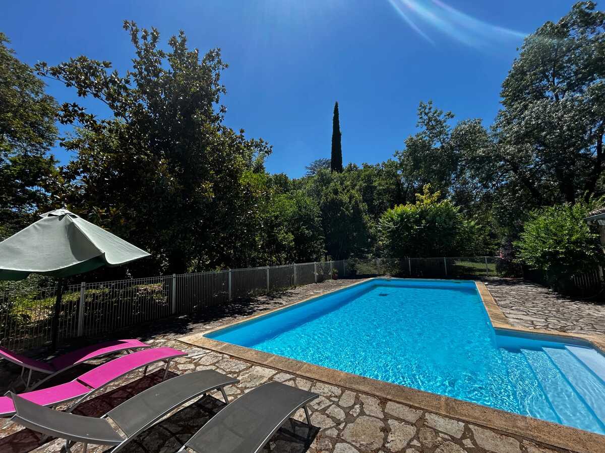 Villa historique à Berrias-et-Casteljau, 350 m² avec piscine privée - Photo 1