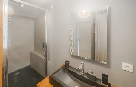 Maison en pierre avec piscine chauffée à Roquebrun : photo 35