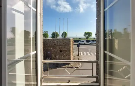 Maison bretonne en pierre, vue mer à Saint-Benoît-des-Ondes : photo 8