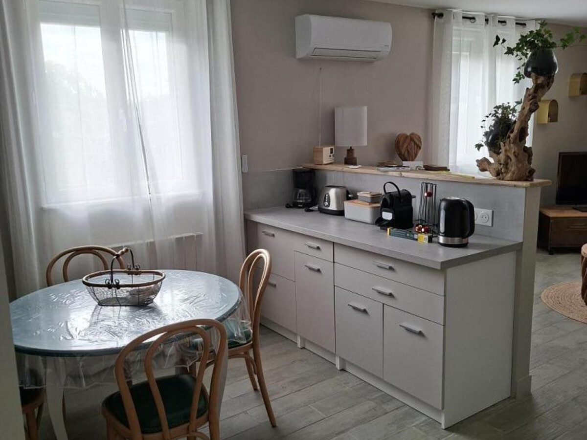 Gîte climatisé de plain-pied à Villeny, parking privé - Photo 13