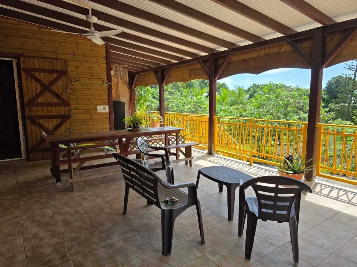 Appartement 5 chambres avec jardin et ruisseau à Goyave - Photo 2
