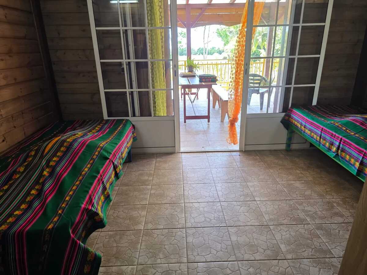 Appartement 5 chambres avec jardin et ruisseau à Goyave - Photo 10