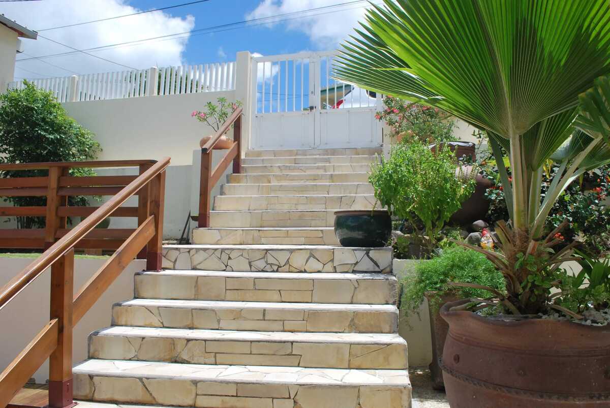 Appartement vue mer à Schoelcher, terrasse et balcon - Photo 7