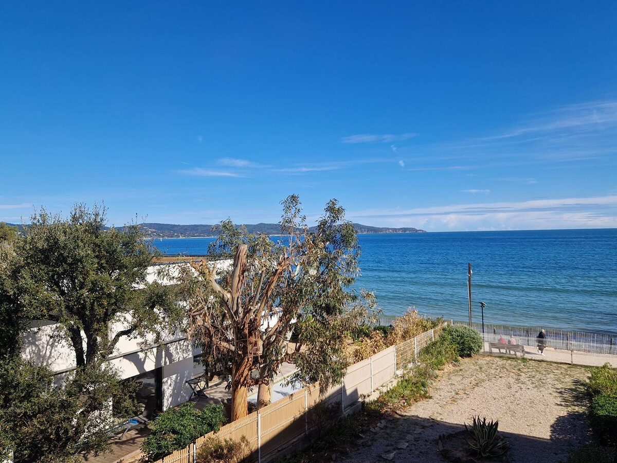 Appartement 2 pers. avec terrasse vue baie à Cavalaire - Photo 2