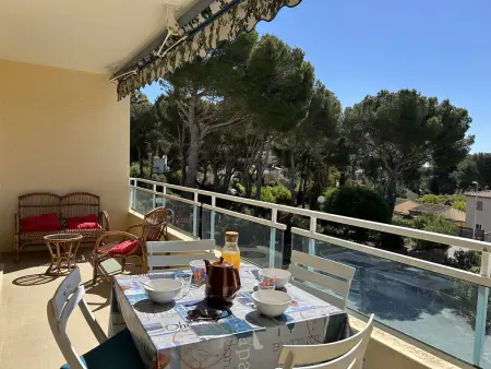 Location appartement à Bormes les Mimosas, Appartement 2P à Bormes-les-Mimosas avec accès piscine