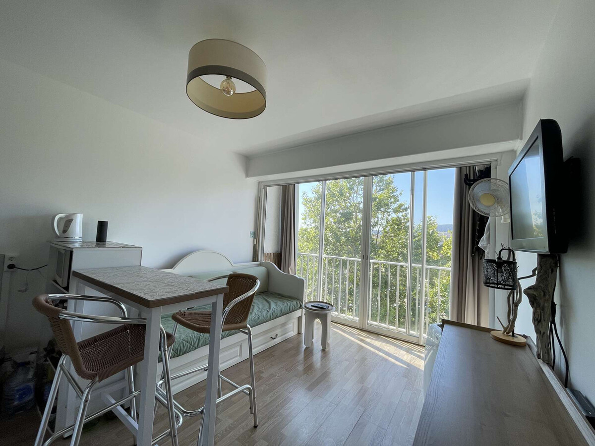 Studio cabine pieds dans l'eau au Lavandou - Photo 1