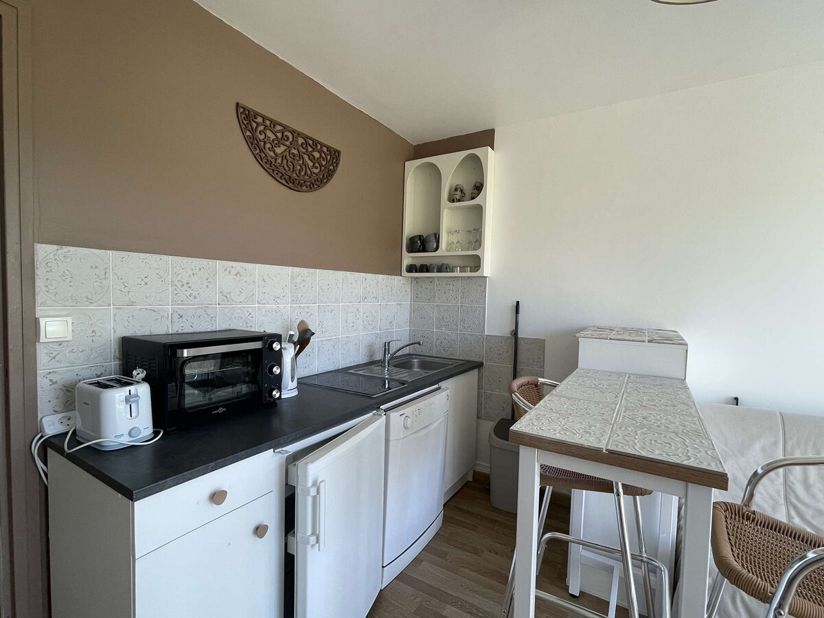 Studio cabine pieds dans l'eau au Lavandou - Photo 5