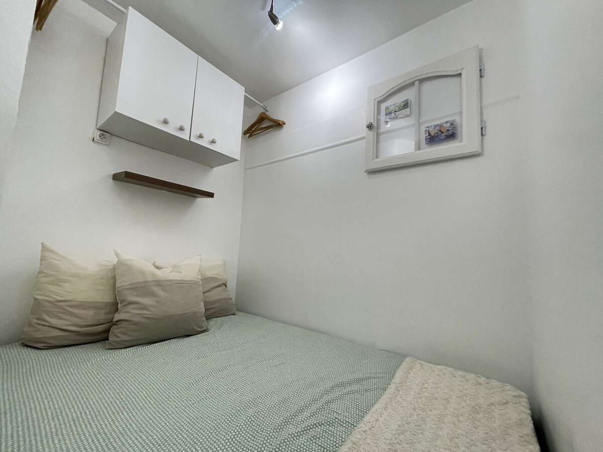 Studio cabine pieds dans l'eau au Lavandou - Photo 6