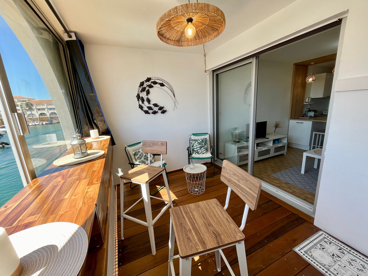 Deux pièces vue canal, loggia et parking à Sète - Photo 1