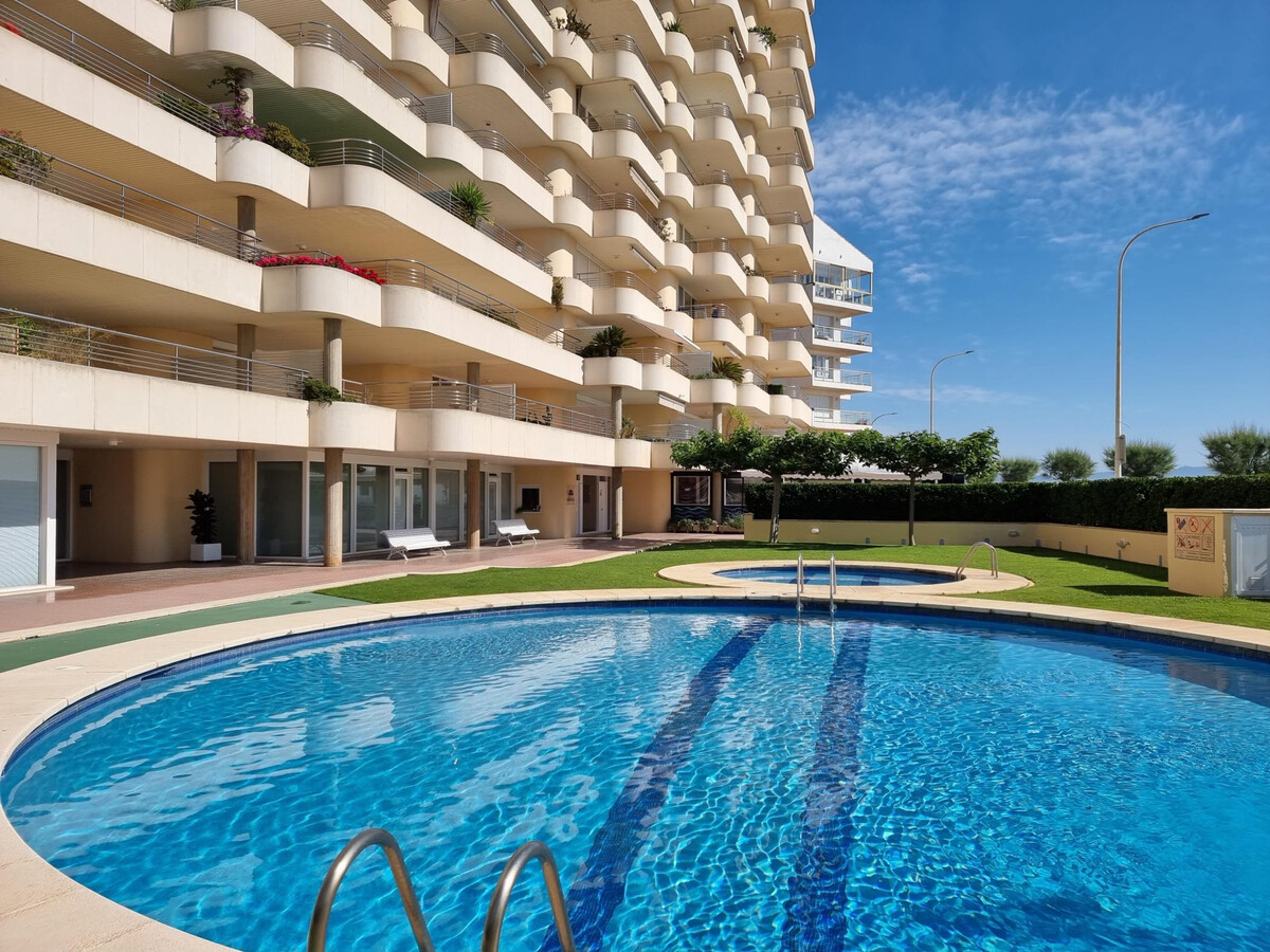 Appartement face à la mer avec terrasse à L'Escala - Photo 1