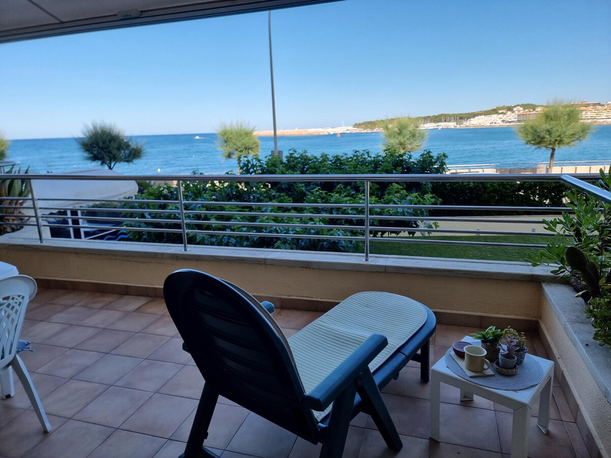 Appartement face à la mer avec terrasse à L'Escala - Photo 3