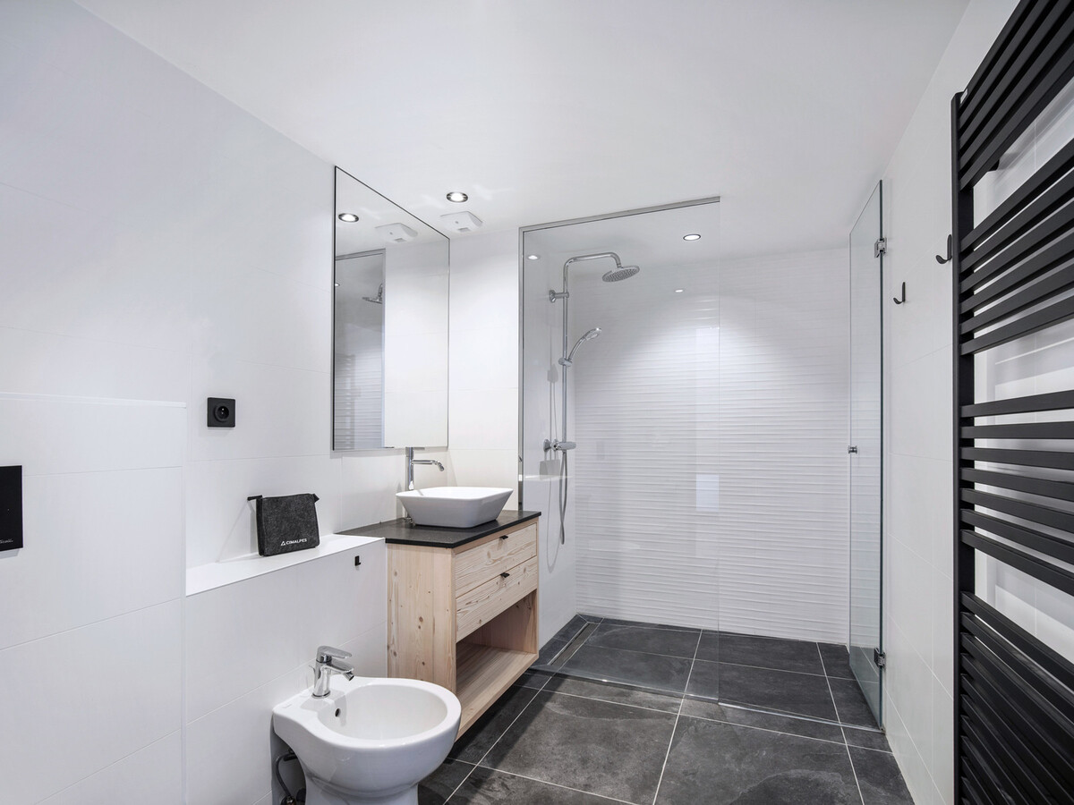 Appartement neuf 6 pers. à 400 m des pistes - Photo 9