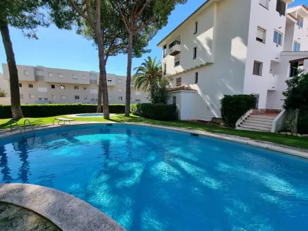 Location appartement à L'Escala, Appartement à 300m de la plage avec piscine commune à LEscala