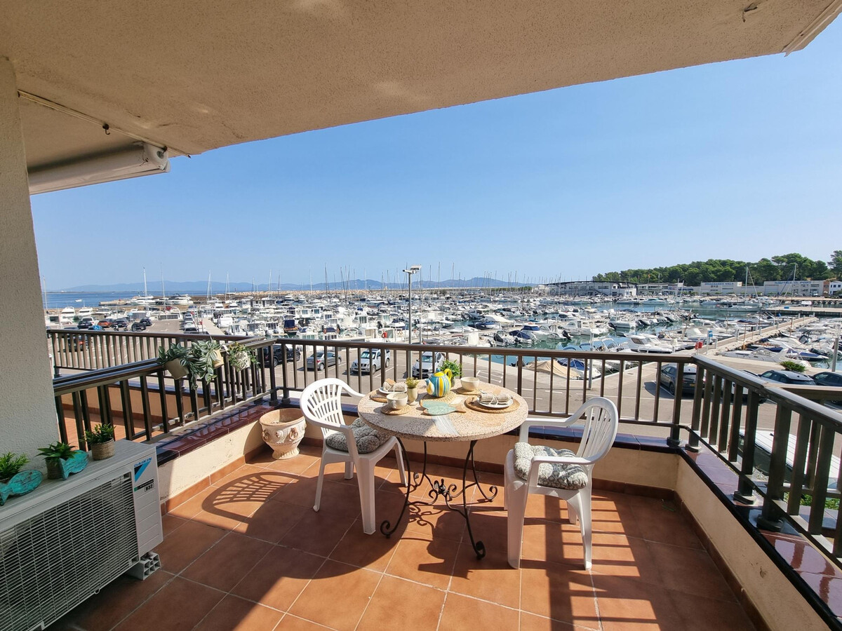 Appartement 2 chambres à Riells, terrasse vue port - Photo 1