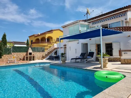 Location maison à L'Escala, Maison de vacances à 700m de la plage avec piscine privée